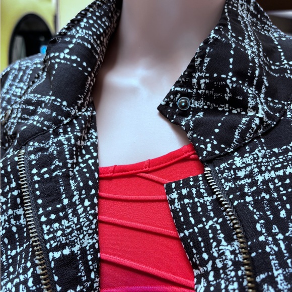 Royalty For Me Black & White Plaid 3/4 Sleeve Zipper Cropped Light Shackett NWT - Picture 2 of 8